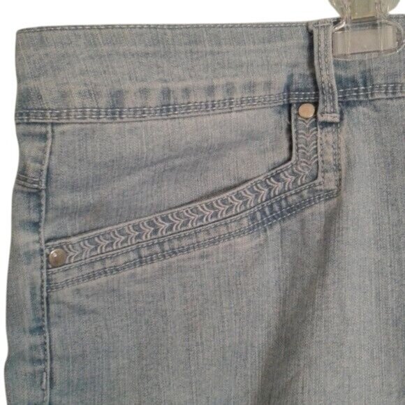 Gloria Vanderbilt Plus Size 24w Shorts Skimmer Bermuda Denim Light Wash Jeans - Picture 2 of 7
